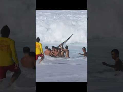 Pro Surfer Hurt Badly at Pipeline #waves #pipeline #wsl #surf #shorts #shortsfeed