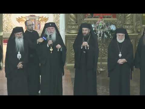 IPS Ioan, mulțumește, în lacrimi, IPS Teodosie, pentru Maica Domnului cea înlăcrimată.