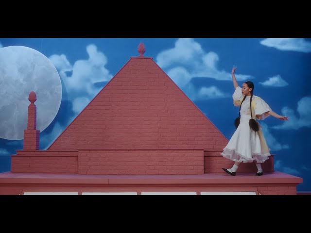 One Foot In Front Of The Other von Griff ((jetzt ansehen))