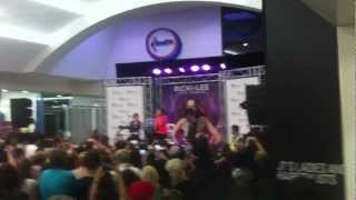 ricki lee live in westfield