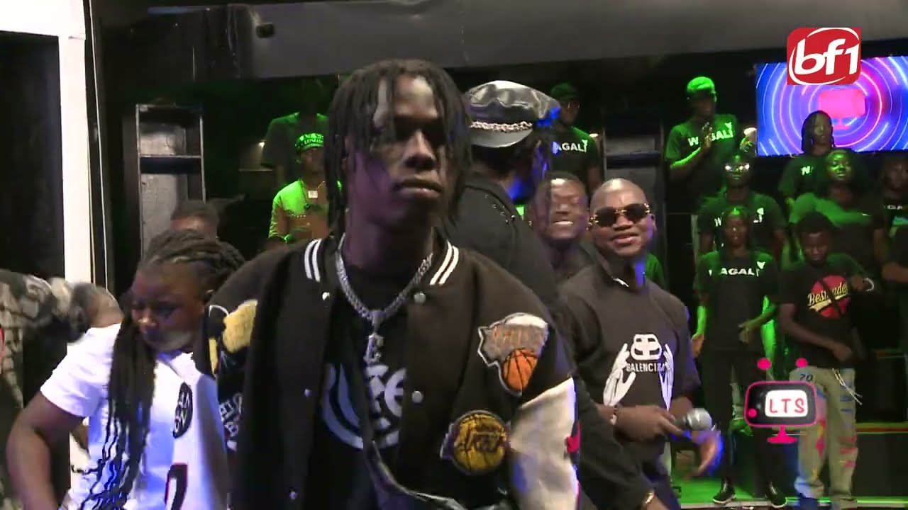 Marex Zender et les DJ Moustapha Sakandé et  Ange Melo font vibrer le public de la Télé S’amuz