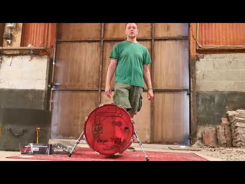 Sonitus bass drum kicker demo. Using a 18"x14" Noble and Cooley cdmaples bass drum.