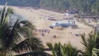 preview picture of video 'Hovercraft Ripping up Bogmalo Beach'