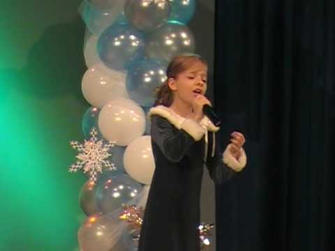 Ave Maria (Bach) - Jackie Evancho - 2009 performance