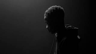 Videoklip Tinchy Stryder - Streetlights (ft. Bayku) s textom piesne