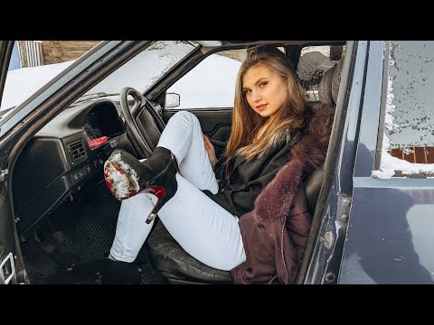 REVVING || Ellie Hard Revving Barefoot in Winter