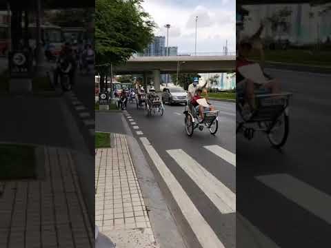 Cyclo tour