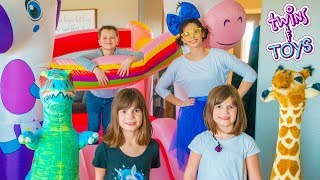 Kate &amp; Lilly PLAY in Unicorn Bounce House with Princess Penelope!