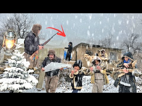 ❄️Nomads' Battle in the Snow and Blizzard | The Hardest Winter Days of a Nomad Family 🌨️🏔️