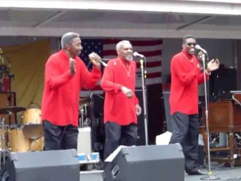 THE TRAMMPS - "Hold Back The Night" (Hoboken, NJ / 09-25-05)
