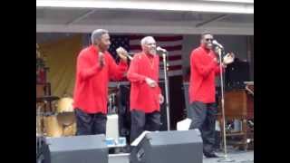 THE TRAMMPS - &quot;Hold Back The Night&quot; (Hoboken, NJ / 09-25-05)