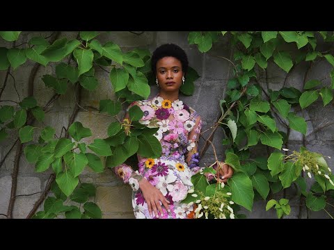 Oscar de la Renta Fall 2021: Lady of the House