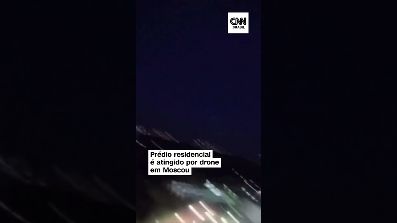 Vídeo mostra prédio residencial sendo atingido por drone em Moscou