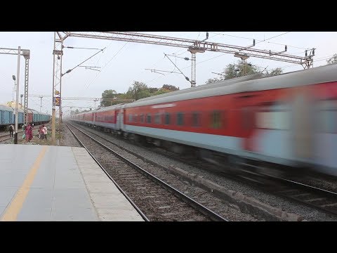 ALL CLEAR : MUMBAI Rajdhani  storming at MPS!! Indian Railways!!