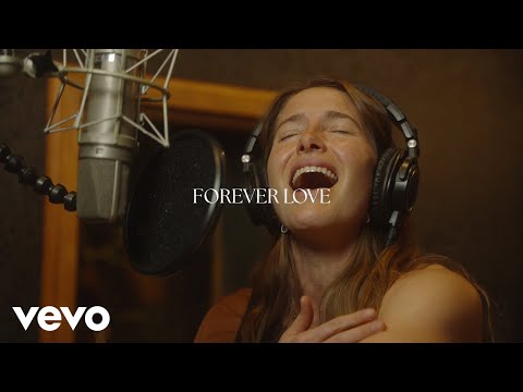 Caroline Jones - Forever Love (Lyric Video)