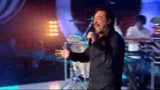 Stoned in Love - Chicane &amp; Tom Jones live on TOTP
