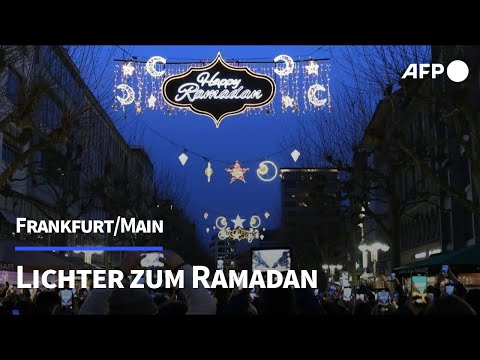 Erste öffentliche Ramadan-Beleuchtung erstrahlt in Frankfurt | AFP
