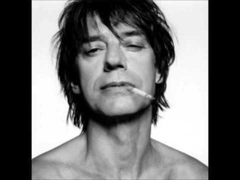 download lagu mp3 mp4 Comme On Aime, download lagu Comme On Aime gratis, unduh video klip Comme On Aime