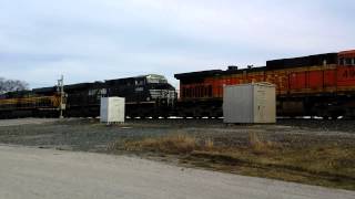 preview picture of video 'NS Nickel Plate Heritage unit in Sherwood'