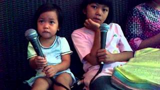 Download lagu Dinda & Nadya Kemarin Paman Datang mp3