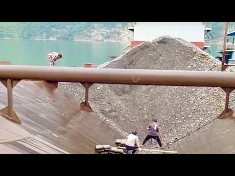 Barge unloads 3600 tons of cobblestone - relaxing video