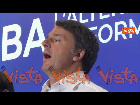 Matteo Renzi canta l'inno di Mameli all'assemblea di Italia Viva a Napoli