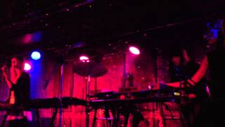 Au Revoir Simone &quot;The Lead Is Galloping&quot; Live @ Electric Owl