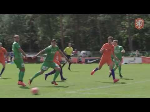 Heerlijke hak-goal bij Onder 19