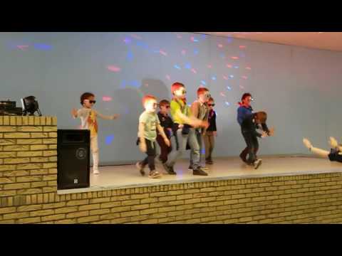 Danse des baladins de la 6ième unité de Luingne