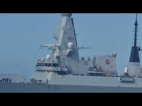 HMS Defender in the Solent on family/affiliates day 12/5/2022