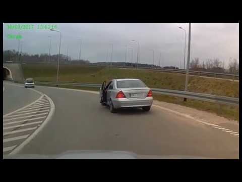Awanturnik z "mesia pokazuje kto tu rządzi...?"
