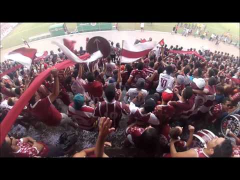 "No Monumental tem uma banda louca" Barra: Grenamor &bull; Club: Desportiva Ferroviária