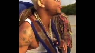 El mayor clasico ft Farruko - Se me llenaron los bolsillo 2017  ( Vídeo original Oficial ) previw