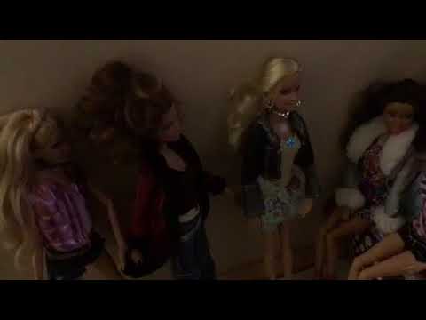 Life of Barbie Episode 1- Xmas Caroling