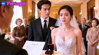 Forçada a um casamento arranjado, ela não sabia que o homem frio já a amava e a protegia em segredo