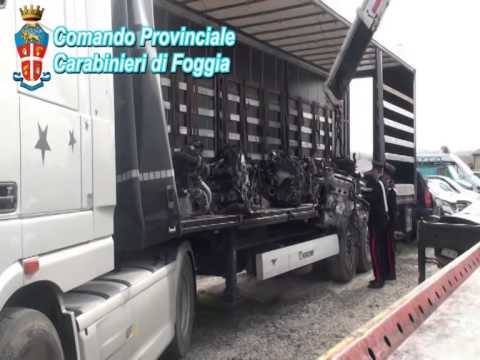 Rubavano auto nel Barese per venderne i motori