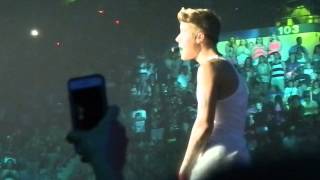 Yellow Raincoat - Justin Bieber (Live) - Believe Tour
