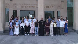 ՀԲԸՄ-ի «Բացահայտիր Հայաստանը» ծրագրի մասնակիցներն այցելել են Մայր Աթոռ Սուրբ Էջմիածին