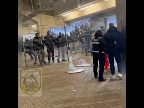 Hansa Rostock nimmt den Gästeblock in Paderborn auseinander 🥊 🏟️👟🔥 #hansa #hansarostock #ultras