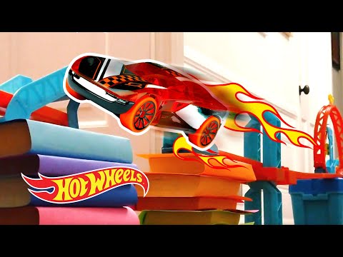 EPIC ABOVE GROUND TRACK CHALLENGE! | Labs Unlimited | @HotWheels Video