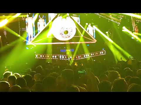 Mado 2019 We Pride festival Main party gogo dancers