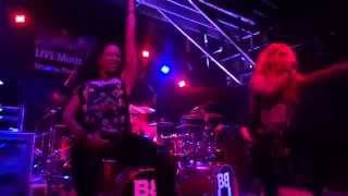 Butcher Babies-Never Go Back (Live in Little Rock, AR 2015)