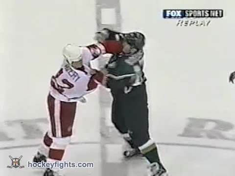 Stephane Robidas vs Sean Avery Dec 19, 2002