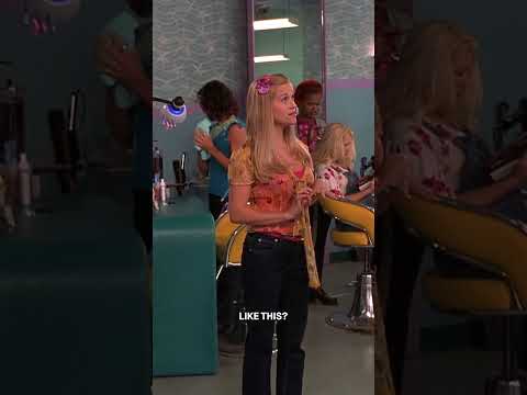 It's the bend and snap! 💁‍♀️ #LegallyBlonde | TBS