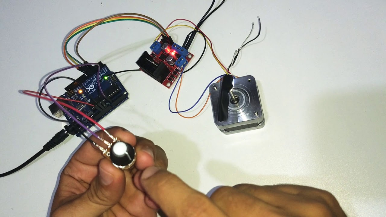 Watch Now Motor de passo nema 17 controlado por potenciômetro Motor de passo nema 17 controlado por potenciômetro