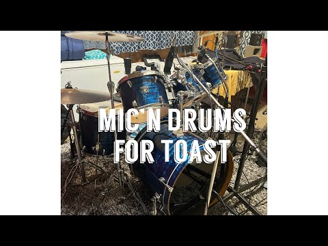 Mic’n up for Toast