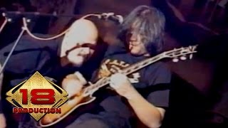 Download lagu Live Konser ~ Netral - Haru Biru @Makasar 18 Agustus 2006 mp3