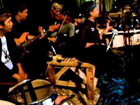 emka 9 memetik bintang