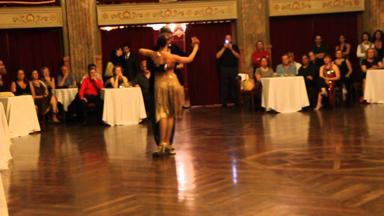 Video thumbnail for LEO MOSQUEDA E CARINA LUCCA, NO 5º TANGO LIBER - 1/3