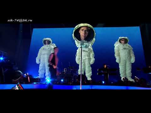 Depeche Mode - Enjoy The Silence ( Tour of the Universe Live In Barcelona 2009)